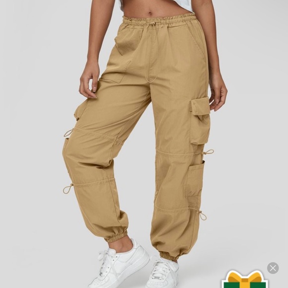Halara Cargo Pants - Picture 2 of 4